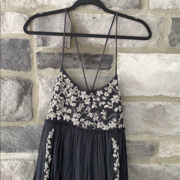 Flowy mini dress - Picture 2 of 6